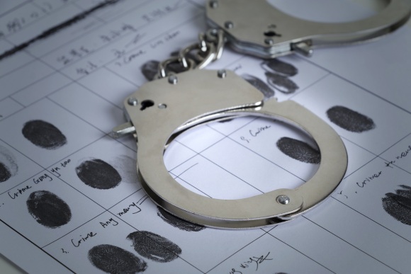 8000多名老人被騙7億養(yǎng)老金!34人被刑拘